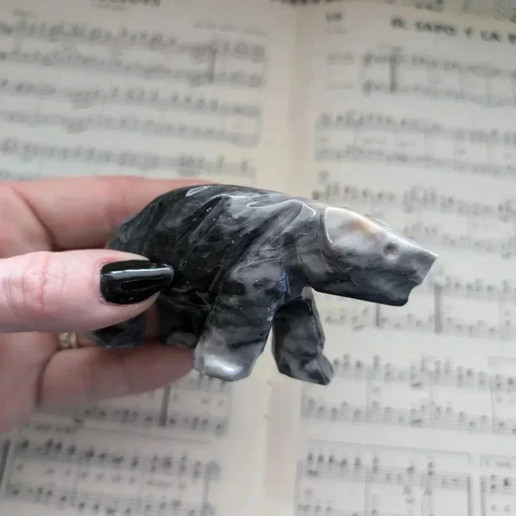 Marble Bear Sculpture - Black and White - Picture 9 of 9